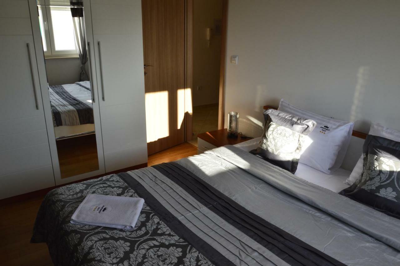 Apartament M & E Vodice Exterior photo